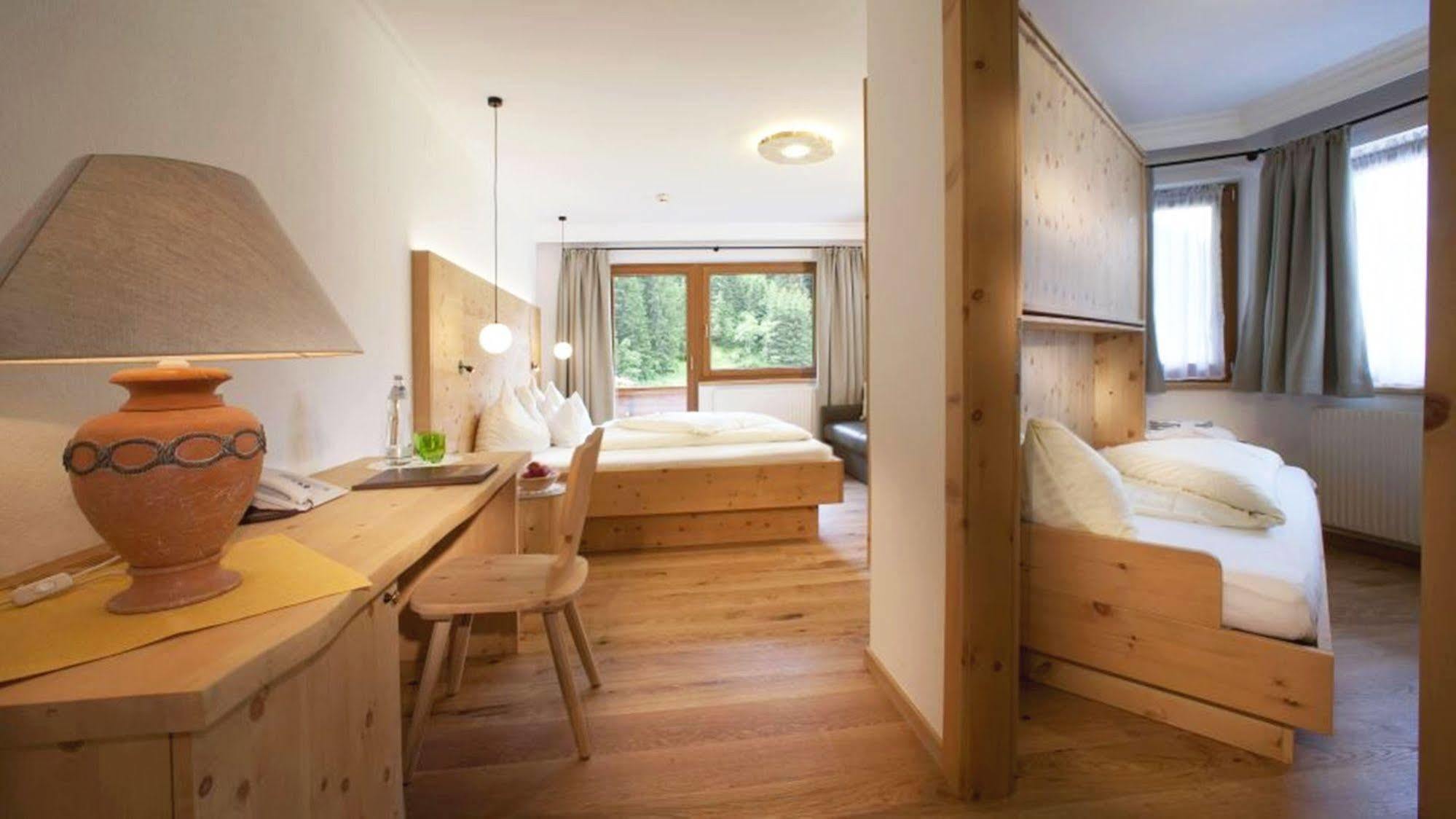 Natur- & Wanderhotel Tuxertal Exterior photo
