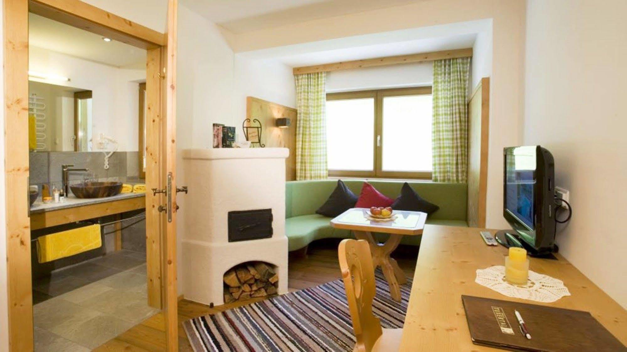 Natur- & Wanderhotel Tuxertal Exterior photo