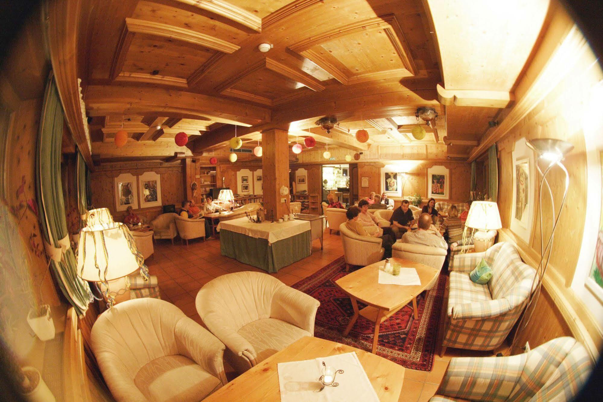 Natur- & Wanderhotel Tuxertal Exterior photo